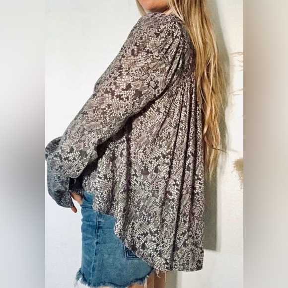 Free People Modern Muse Snakeskin Oversized High Low Long Sleeve Top - Picture 3 of 14